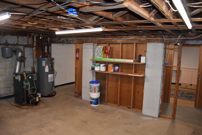 Building Photo - Single Family Home