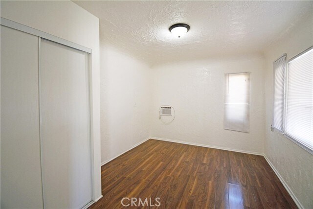Building Photo - 1067 E D St