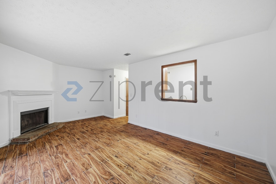 Building Photo - 5893 N Castlegate Dr