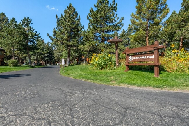 Building Photo - Spacious Snowcreek III Condo – Winter Rental