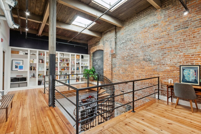 Building Photo - 342 Marietta St NW