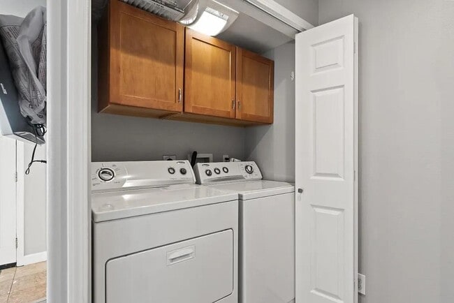 Building Photo - 108 Balbach St