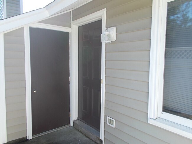 Building Photo - 1533 College Way