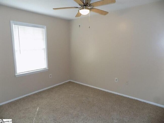 Building Photo - 3 bedroom in Greenville SC 29611