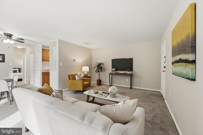 Building Photo - 5406 85th Ave