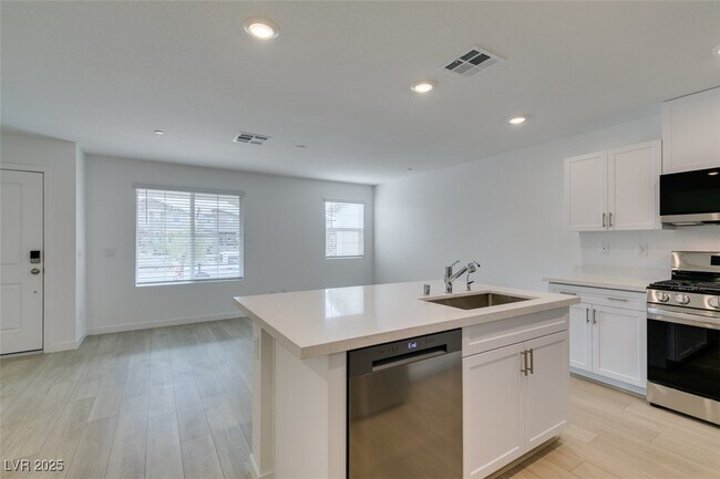 Building Photo - 945 Jigglypuff Pl