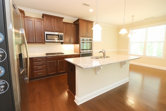 Building Photo - 542 Finnbar Dr