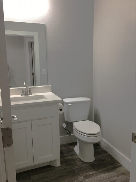 Building Photo - 709 W Woodard St