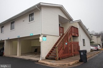 Building Photo - 9327 Woodlea Ct