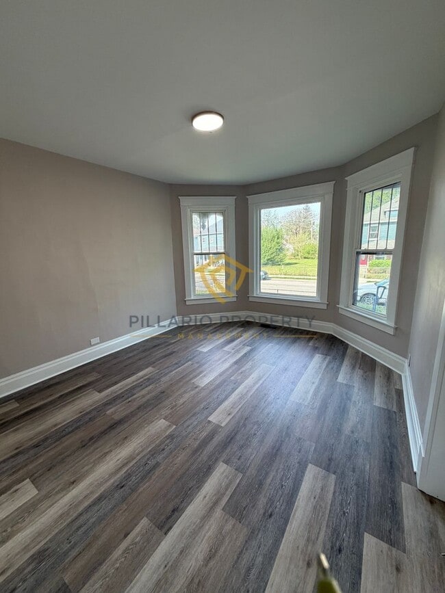 Building Photo - Large 4 bedroom Home in THe Monon Yard Neighborhood, Available NOW!