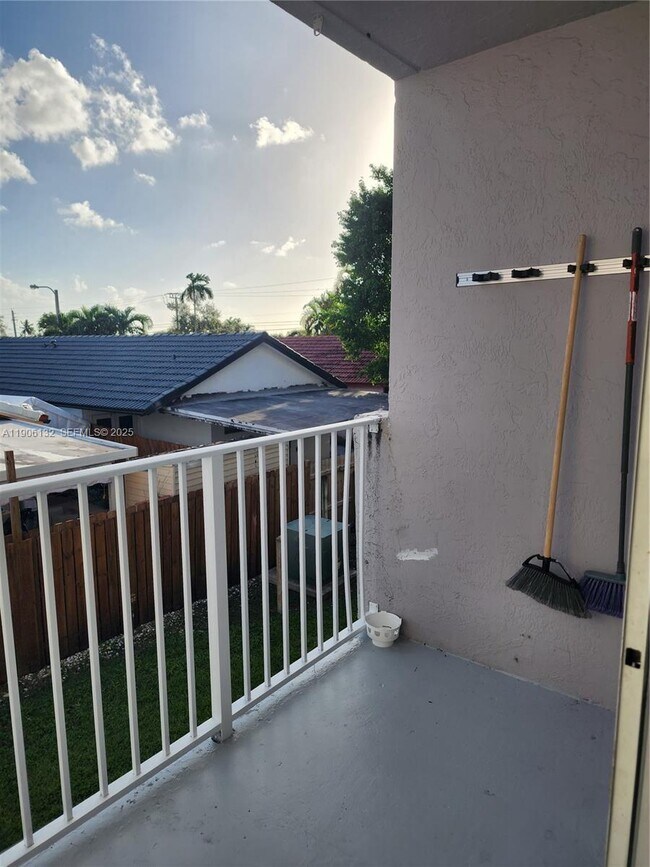 Building Photo - 2750 W 76th St