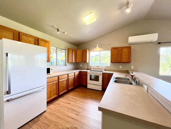 Building Photo - 73-1062 Loloa Dr