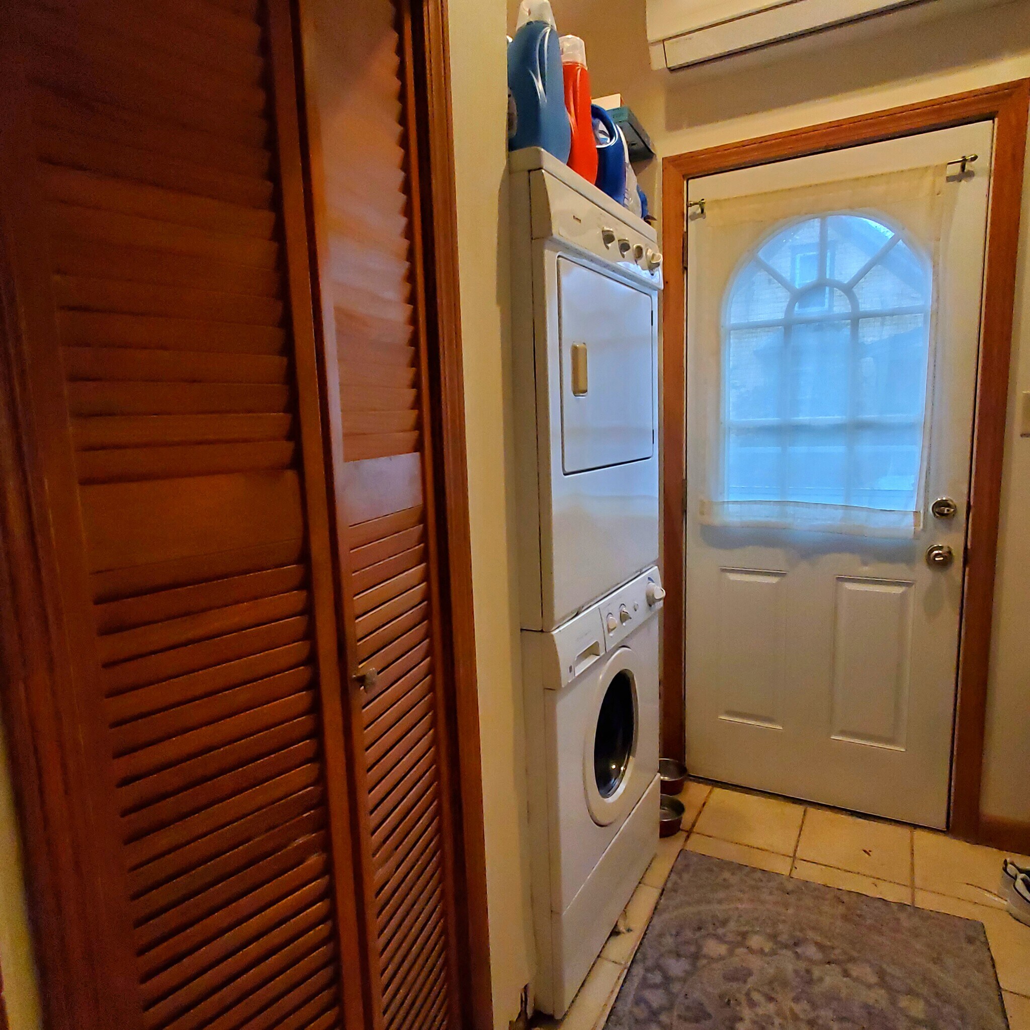Laundry and closet - 191 Elliot St