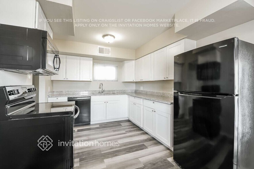 Building Photo - 5932 W Pasadena Ave