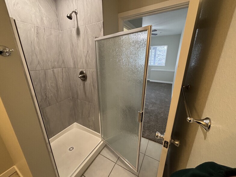 Building Photo - 1601 Kimbark St