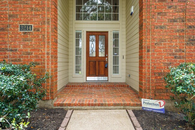 Building Photo - 3214 Richland Dr