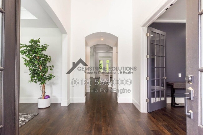 Building Photo - 6343 Wildwood Dr