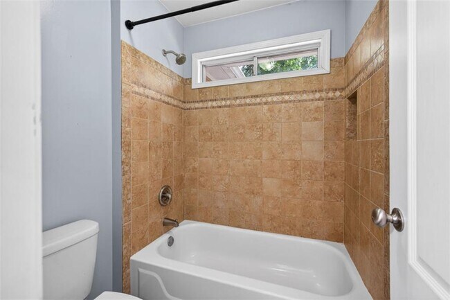 Building Photo - 4582 Campenille Ct