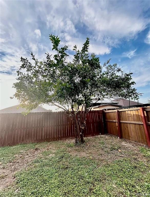 Building Photo - 317 Whitewing Dr