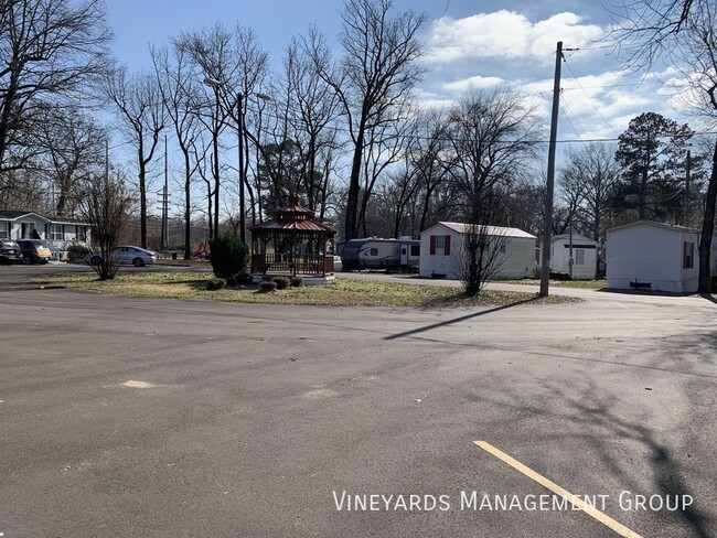 Building Photo - Shady Oaks