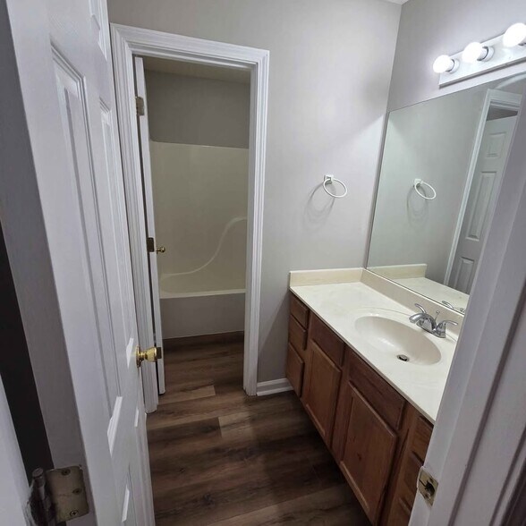 Building Photo - 2583 Faxon Ave