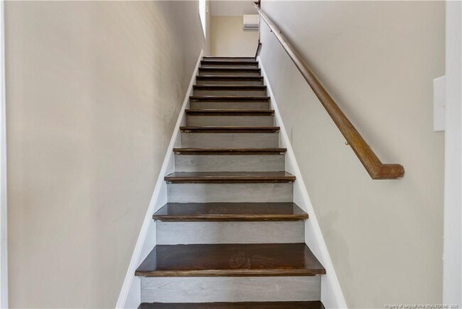Building Photo - 1456 Middlesbrough Dr