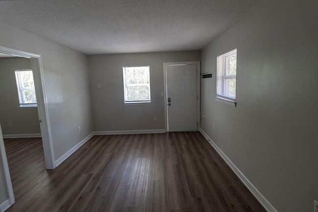 Building Photo - 1612 Richardson St