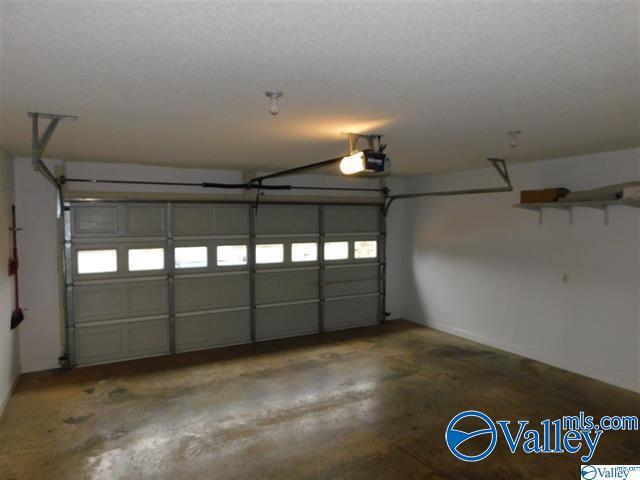 Building Photo - 113 Winding Trail