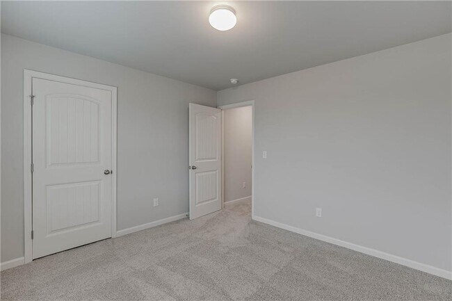 Building Photo - 6767 Scarlet Oak Way