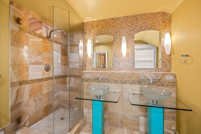 Building Photo - Elegant Grant Park Craftsman with Wine Cel...