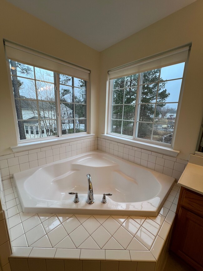Building Photo - 45593 Pleasant Mill Dr