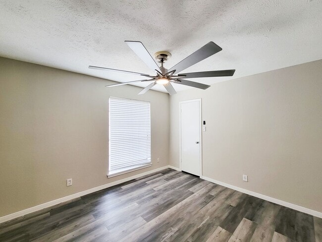 Building Photo - 2220 Bering Dr