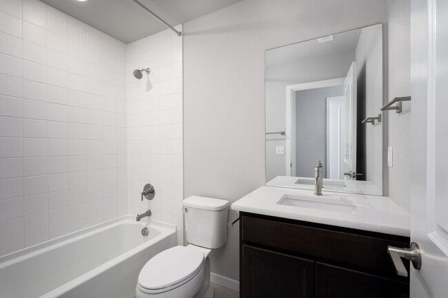 Building Photo - 6335 Laud Pt