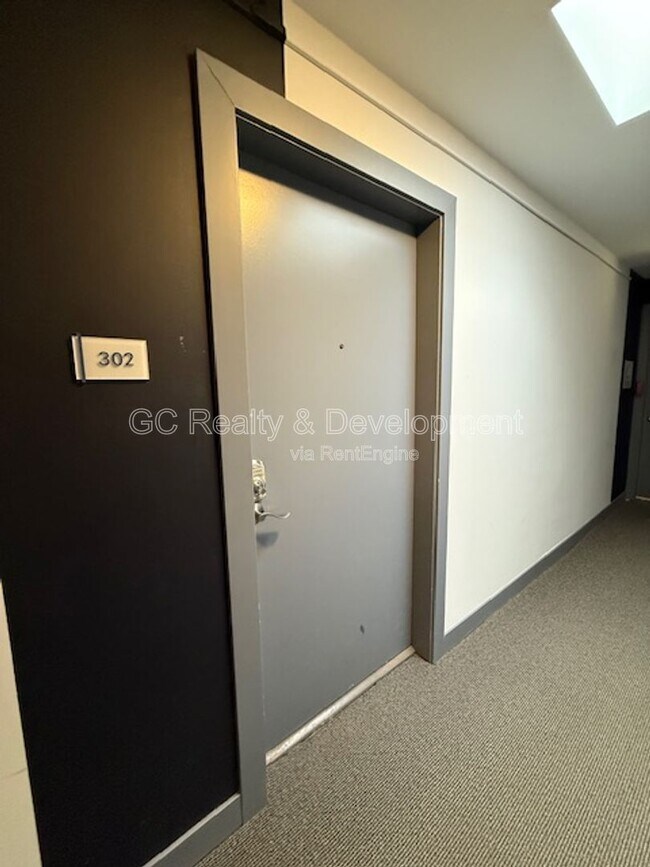 Building Photo - 800 Graceland Ave