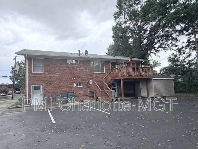 Building Photo - 5315 Greenbrook Dr