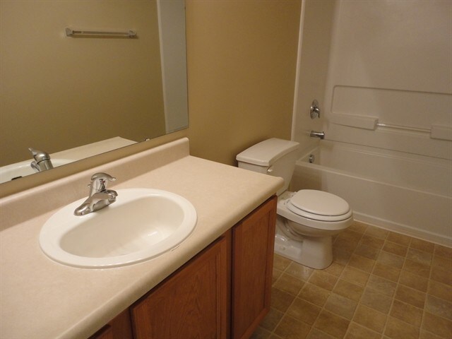 Building Photo - 8364 Chesterhill Ln