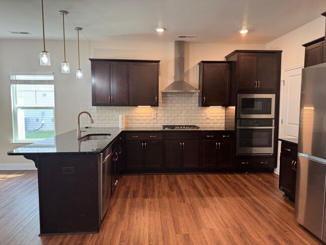 Building Photo - Spacious 4BR 3BA home in Northern Greensboro