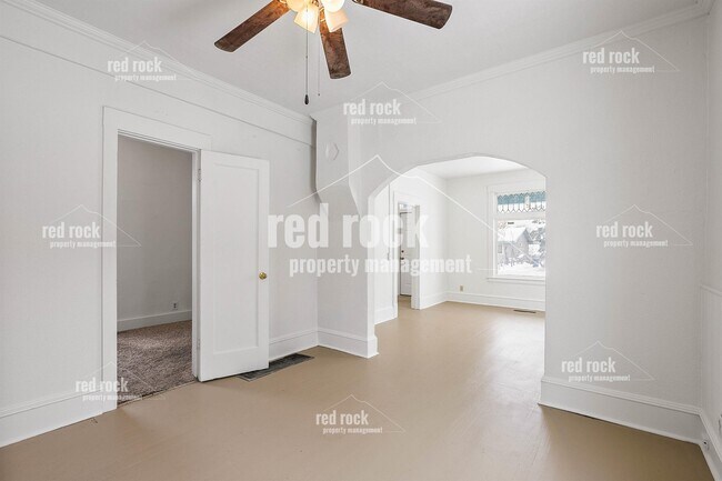 Building Photo - 1517 E Bridgeport Ave