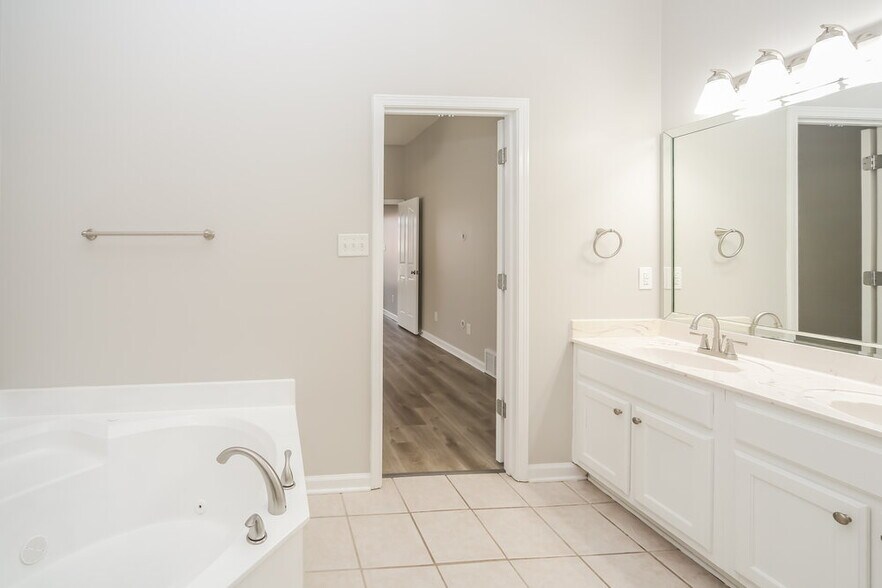 Building Photo - 6859 Seaside Dr