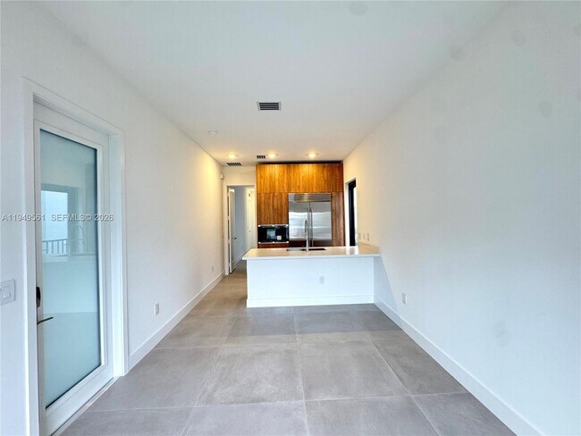 Building Photo - 19749 NE 16th Pl