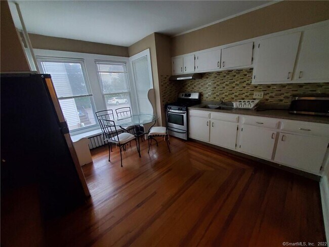 Building Photo - 39 Division St