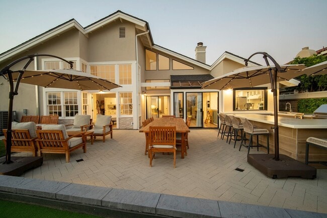 Building Photo - Experience Coastal Living at Its Finest in...