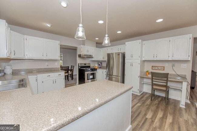 Building Photo - 180 Crabtree Dr