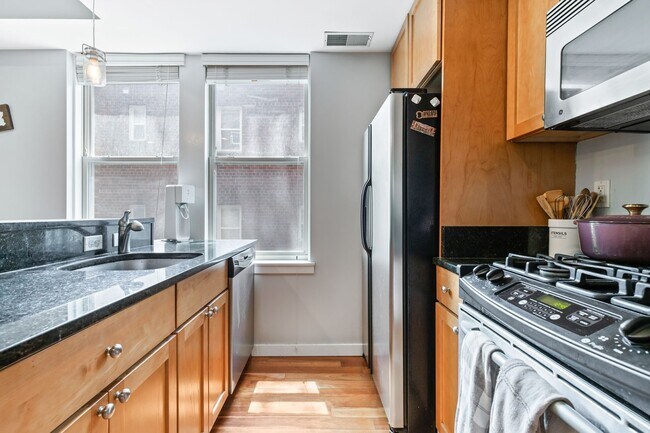 Building Photo - 2535 13th St NW