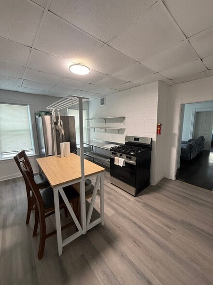 Building Photo - 25 Wyman St