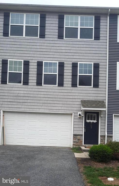 Building Photo - 703 Admiral's Quay Dr