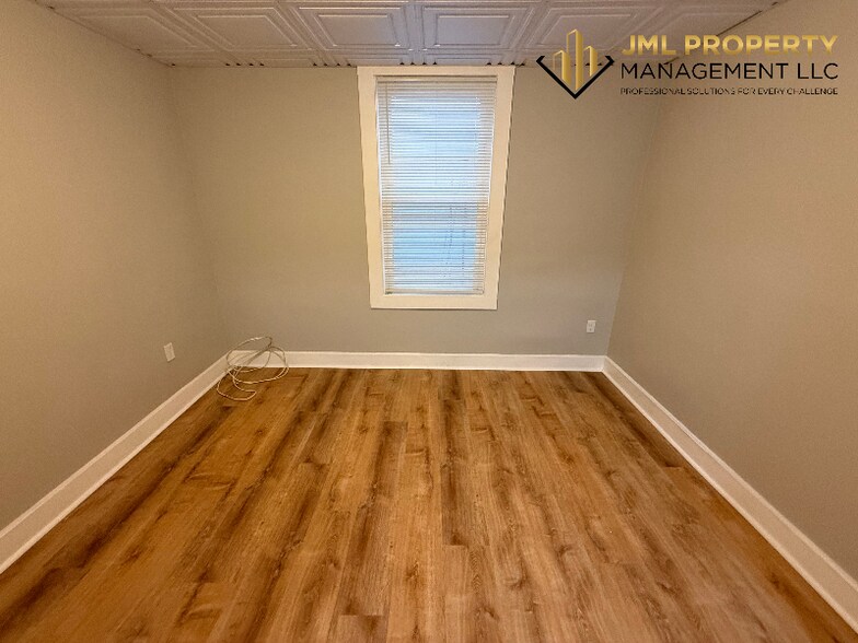 Building Photo - 321 Union St