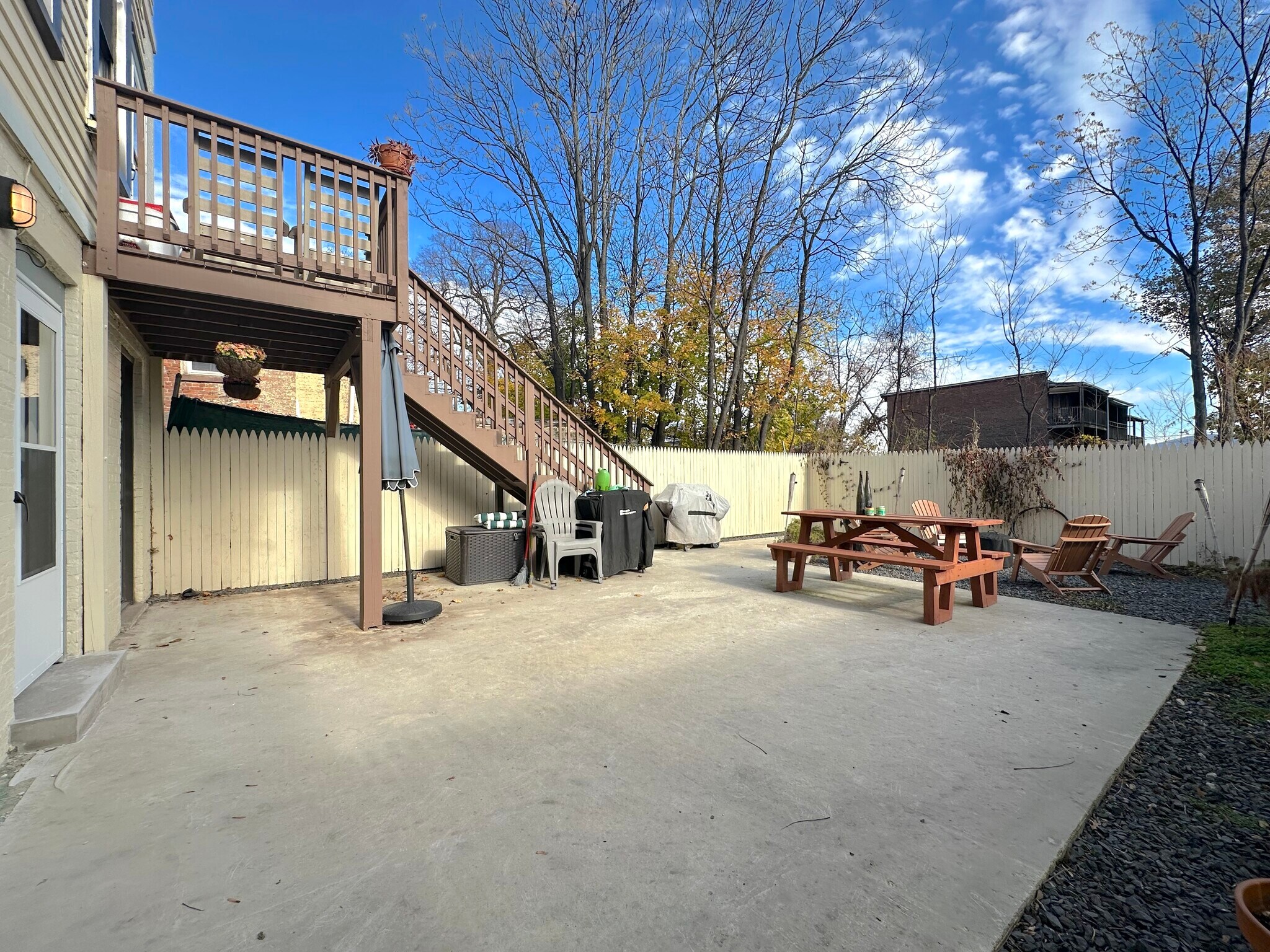 Building Photo - 202 Grand St