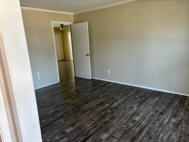 Building Photo - 3514 Summit Ln