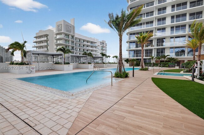 Building Photo - 153 N Seabreeze Blvd
